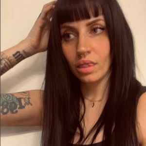 Meet your Posher, Courtney